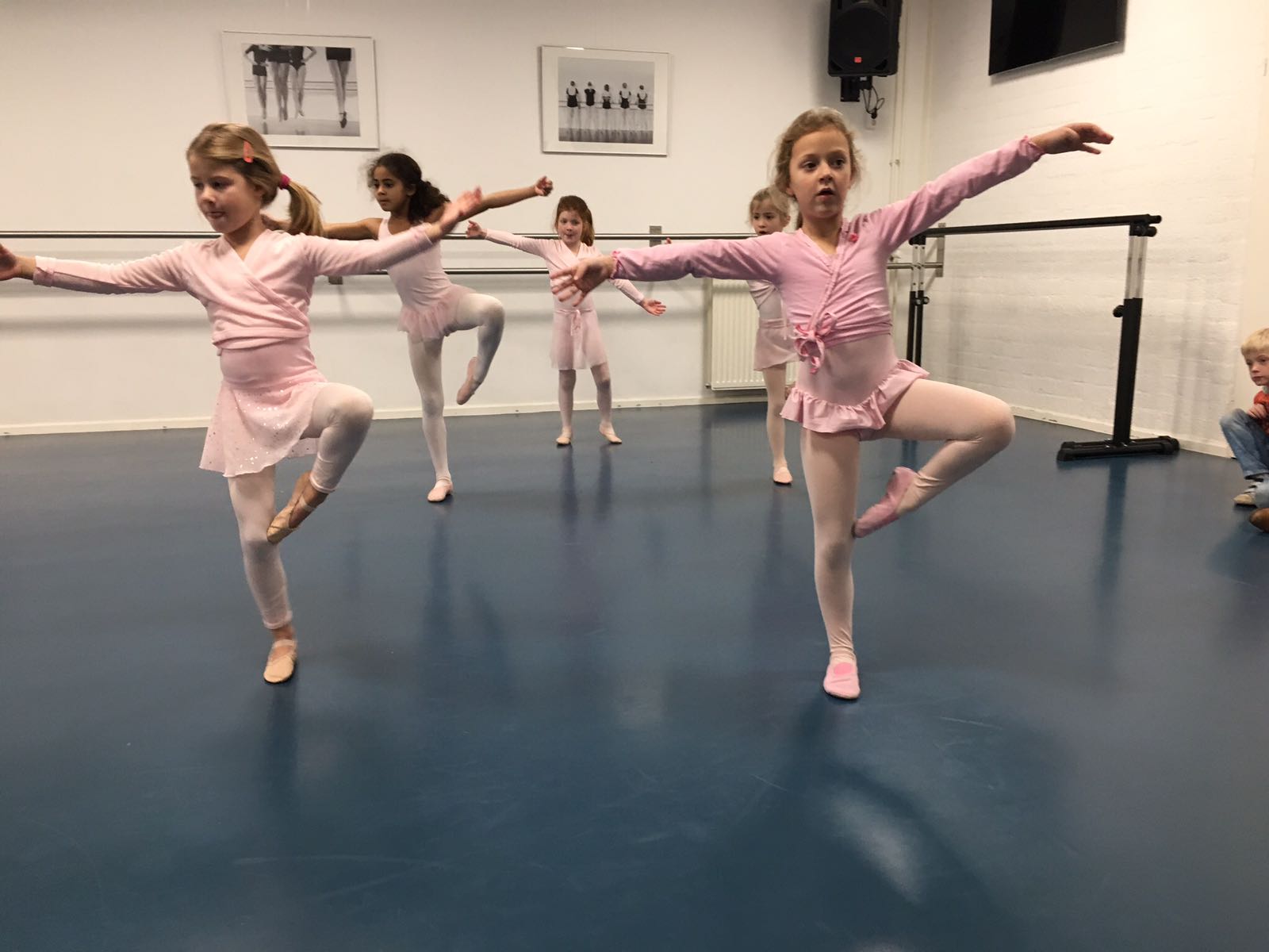 Kinder Ballet